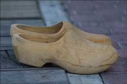 wooden-shoes.jpg